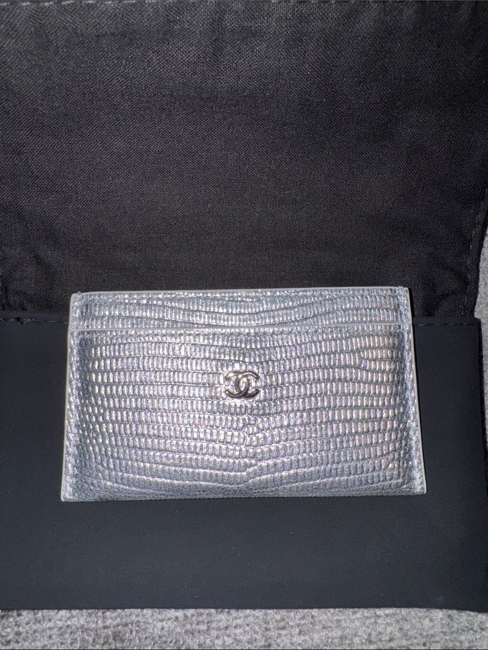 NEW Chanel calfskin lizard emboss card holder